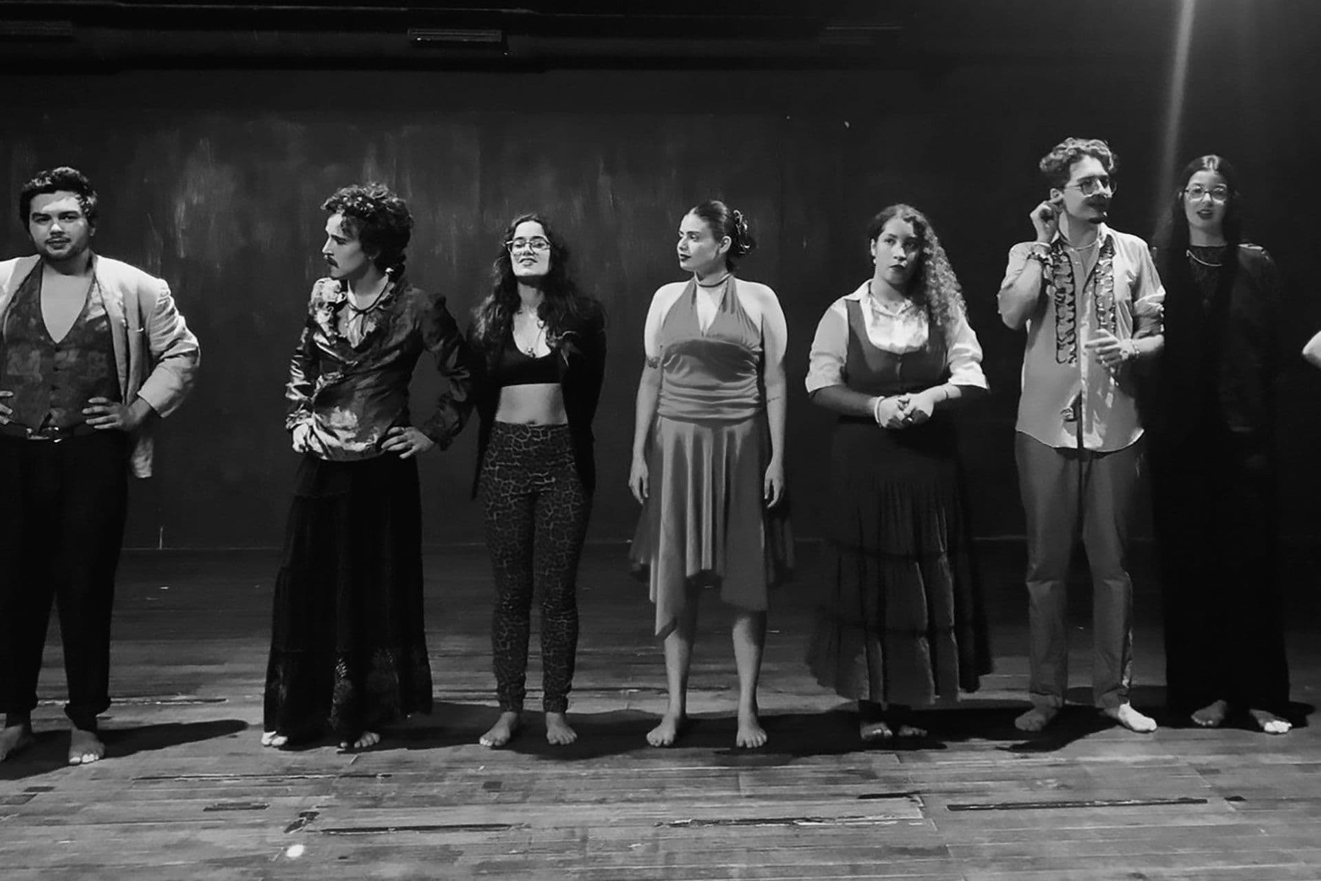 Eu Trago os Cravos na Garganta